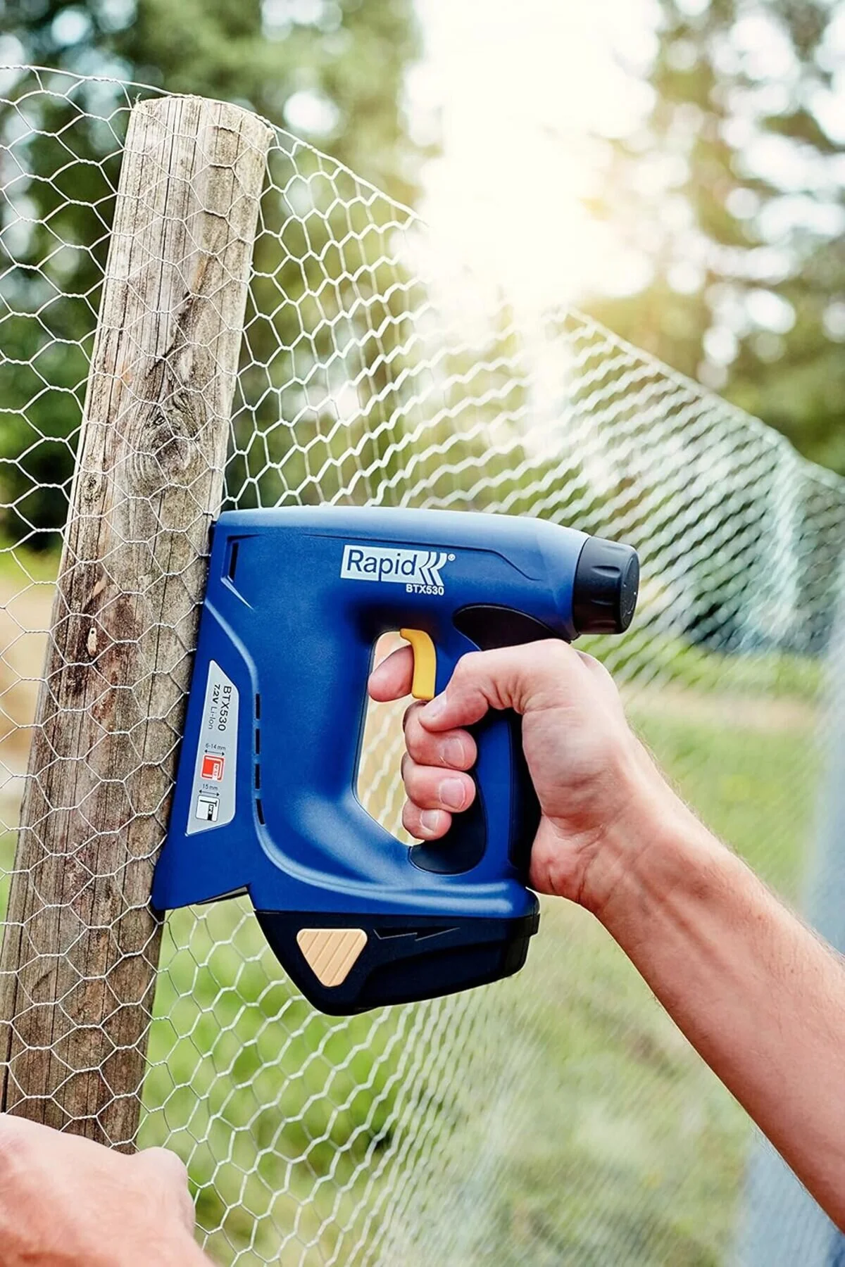 Rapid BTX530 7.2V Cordless Battery Staple Gun for Upholstery, Crafts & DIY, Li-Ion Battery, 1300 Staple Capacity, Safety Nose & Storage Case - Image 4