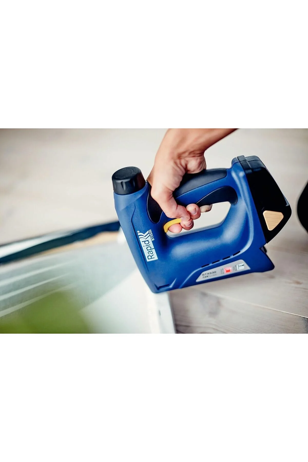 Rapid BTX530 7.2V Cordless Battery Staple Gun for Upholstery, Crafts & DIY, Li-Ion Battery, 1300 Staple Capacity, Safety Nose & Storage Case - Image 5