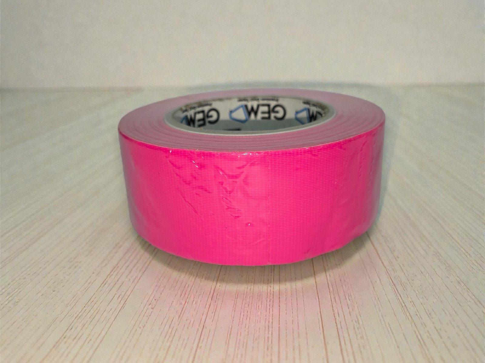 702F-50-F'Pink GEM Premium Fluorescent Pink Duct / Cloth Tape, 50mm x 25m – Strong, Durable & Reinforced Adhesive Tape - Image 3